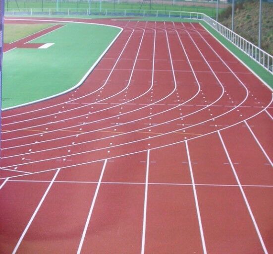 塑胶跑道基层的要求是什么塑胶跑道基层做法解析