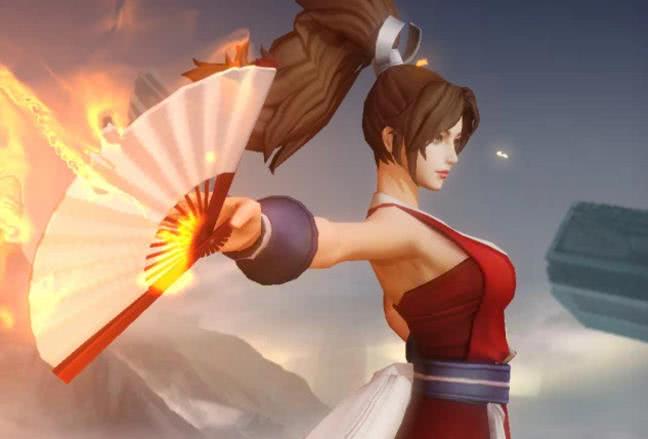 第1个英雄就是不知火舞了,不知火舞手中就是拿有扇子的,而且这个扇子