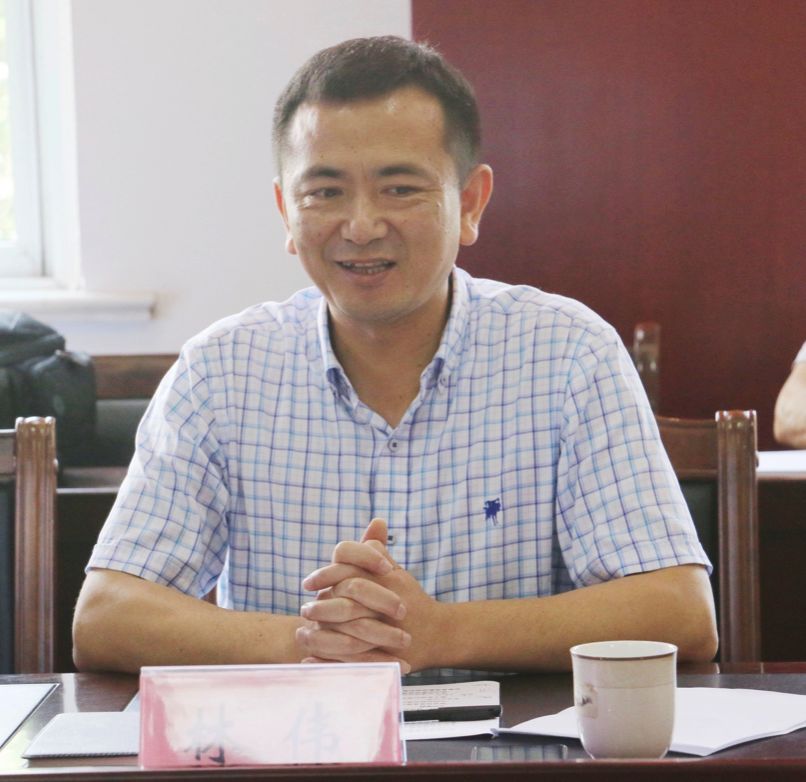 镇党委书记林伟,镇长蓝传德,温州甬泰竹业有限公