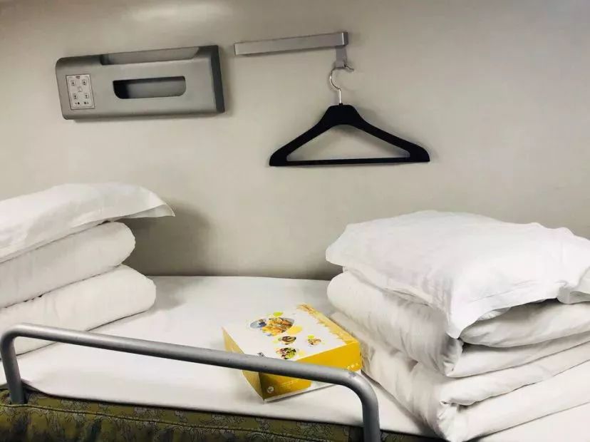 就是d941增加台州站不知道从珠海出发去上海虹桥站的d944增加台州站呢