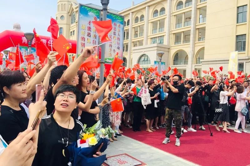 十八岁你好烟台三中成人礼燃爆朋友圈