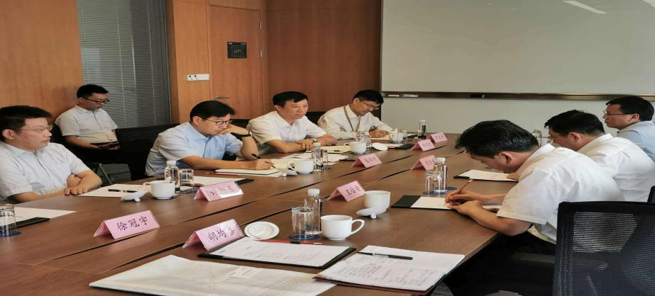 县领导李葆良,汪秀芬,王佑安陪同考察.