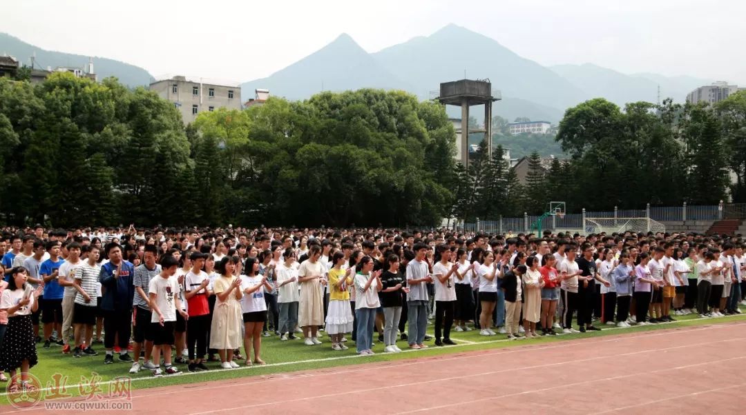 心系母校不忘初心巫溪中学举行简单而隆重的傅善平奖学金发放仪式