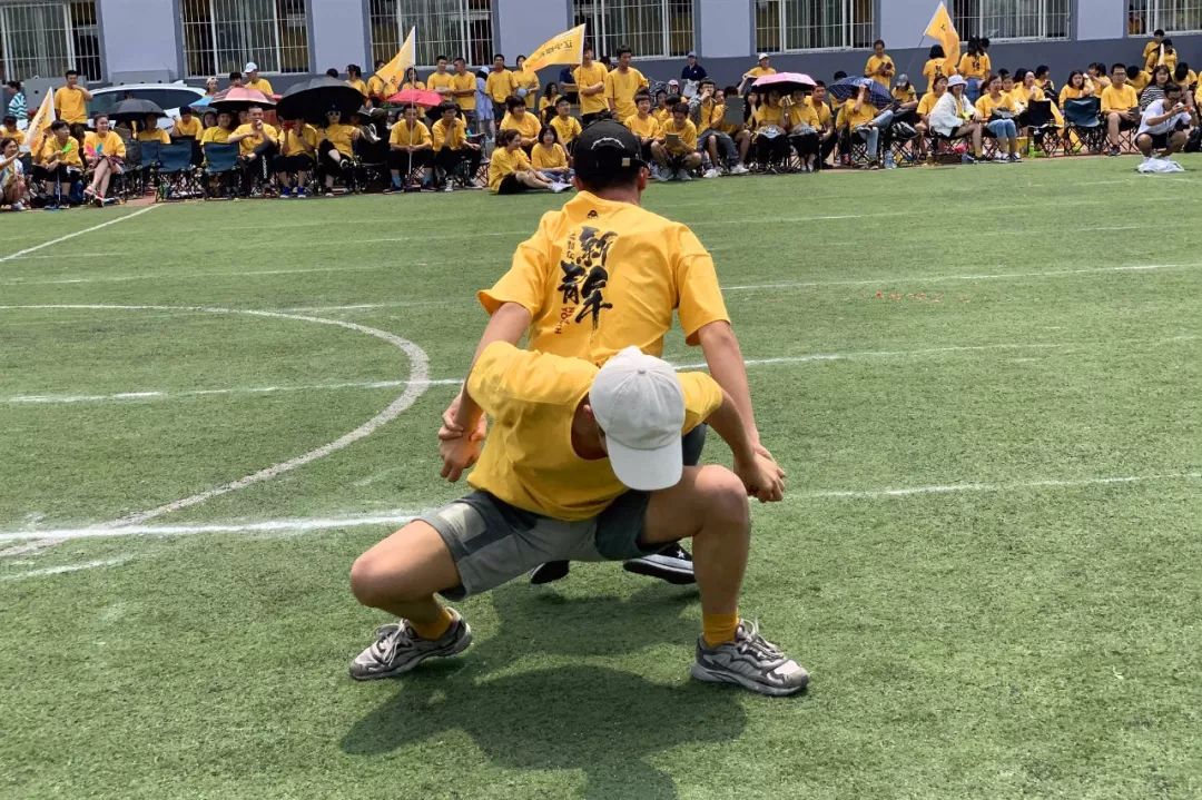 蹲跳接力3现实教会你什么是一步一个坎~……可实际操作起来练习一下