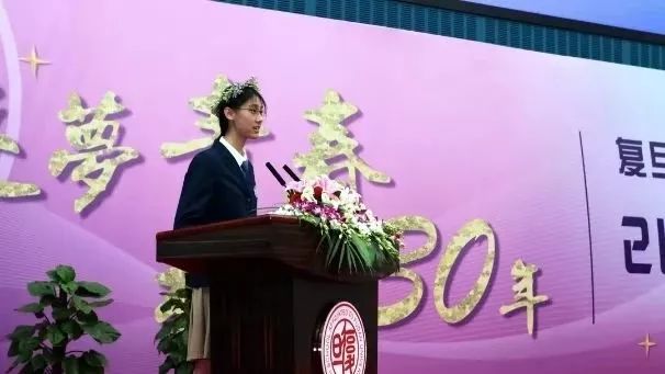 诗词才女武亦姝考入清华一流的父母都给孩子做榜样