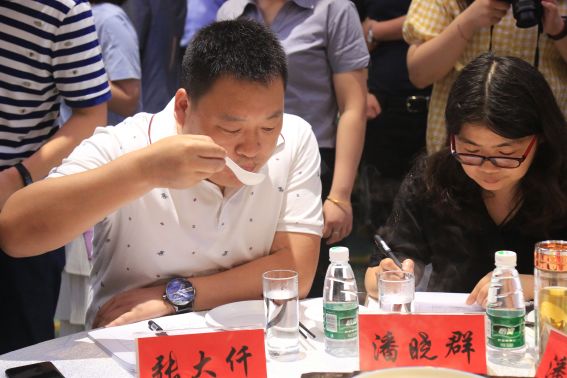 健康餐饮"一等奖:二等奖:华新年年有鱼大酒店东海大酒店"大赛优胜奖"