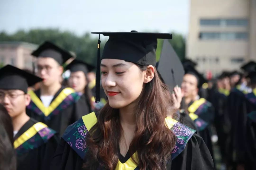辽宁石油化工大学2019届本科生毕业典礼暨学位授予仪式隆重举行