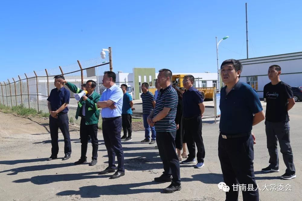 在县委常委,副县长马传东的陪同下,调研组一行先后