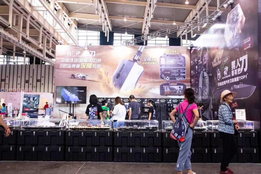 户外展上,各大品牌商都带来了当季主打产品,下一季度新品和最新黑科技