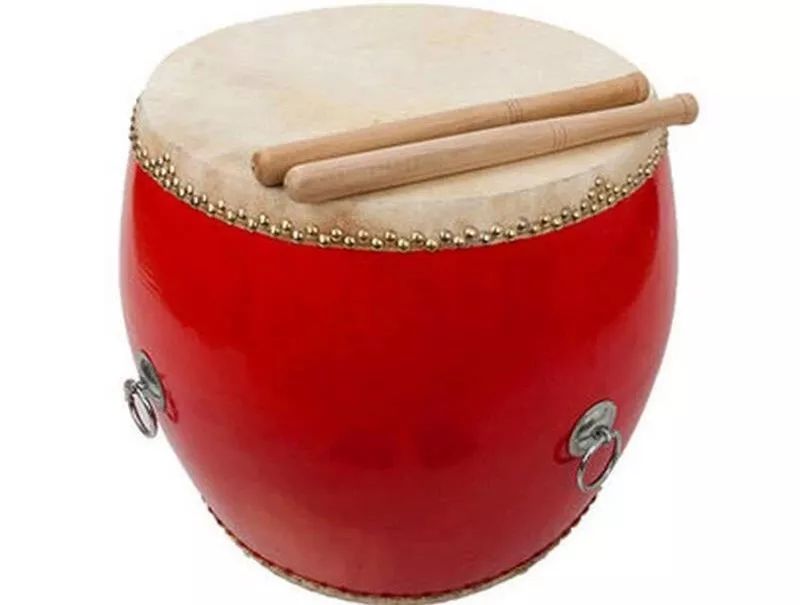 根据古文献所记载,最早的鼓,是陶器时代用陶土烧制的"土鼓".