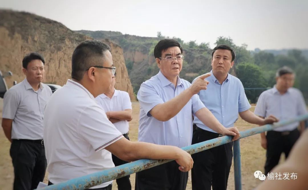 榆社县县委书记张英杰,县委副书记,县长韩军,县委副书记,统战部长高杰