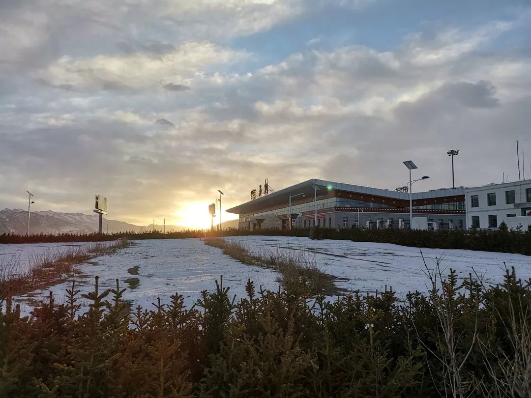 【这样的高原绿色机场,你被"撩"到了么?】