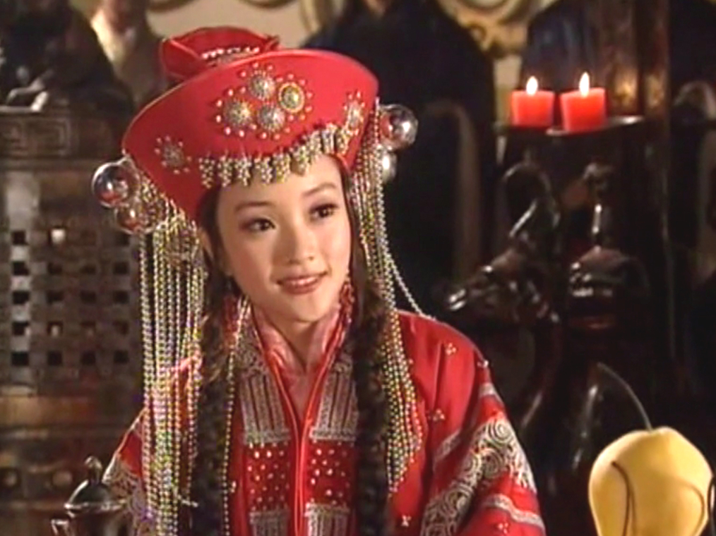 赤子乘龙中水玲珑三次大婚从造型就能看出新郎们不同的财力