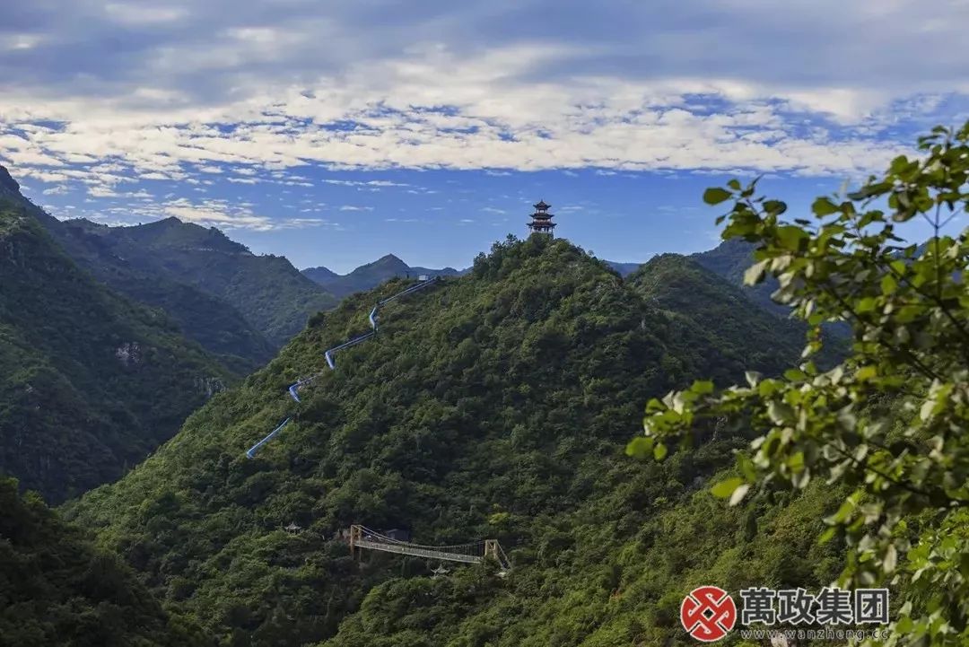 太刺激了快来挑战这座鄂西北最惊险的5d玻璃吊桥吧