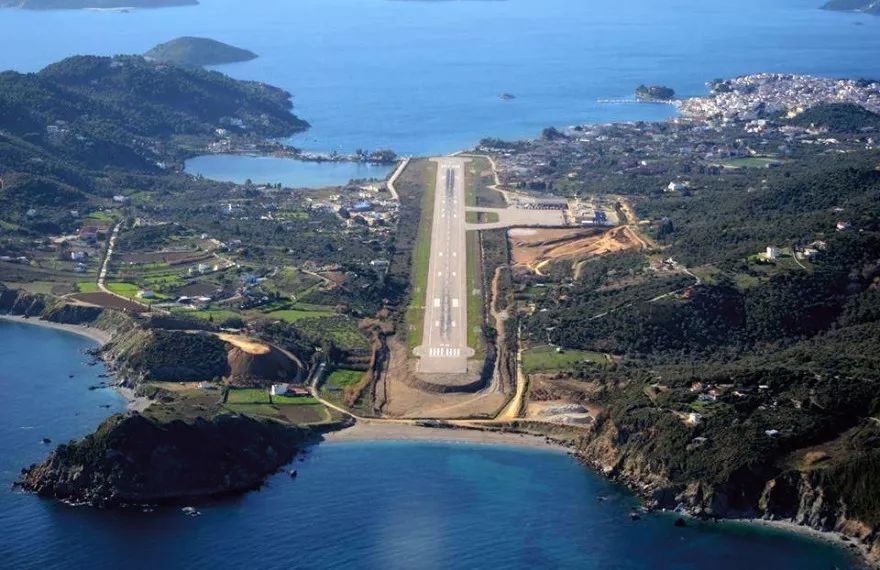 全球十大最危险机场中国也名列其中飞过一个就算你胆大命长