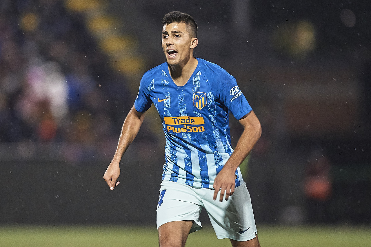 踢球者:求购罗德里失败后不再买后腰,拜仁将引进中卫