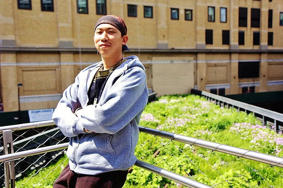 天妒英才沉痛悼念铁骑乐队主唱张天然