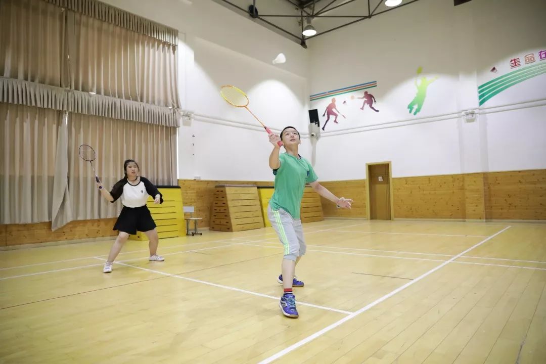 67以球会友羽球争锋丨彭三杯校园羽毛球大赛在彭浦第三中学举办
