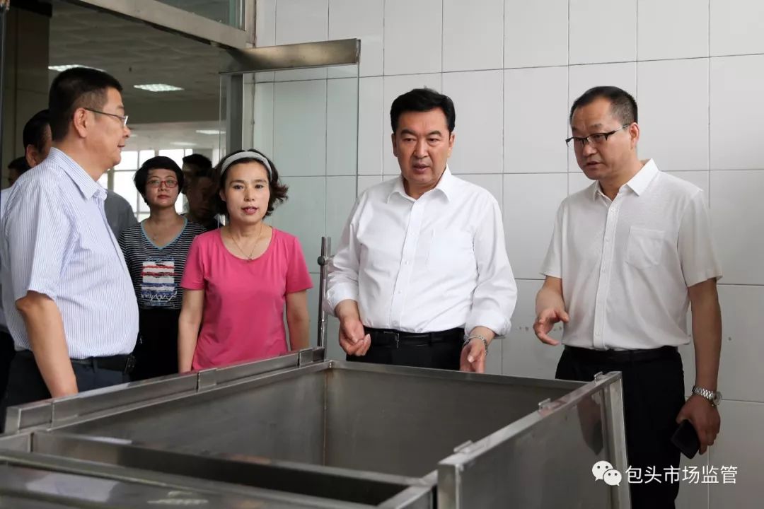 6月26日下午,内蒙古自治区党委常委,包头市委书记张院忠到包头医学院