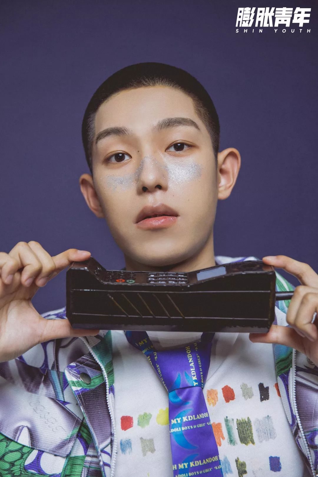 膨胀idol加一点cyberpunk调味王锵的干净少年感新玩法