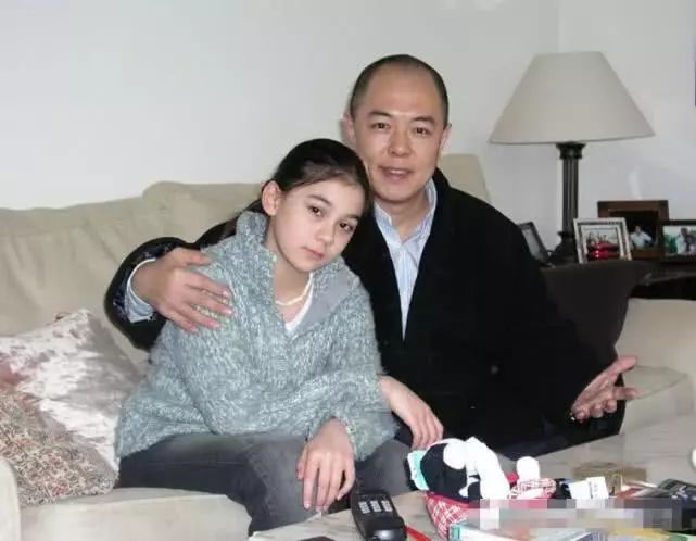 当年的校花侯俊杰，为张铁林生下女儿后，前途尽毁！-搜狐大视野-搜狐新闻