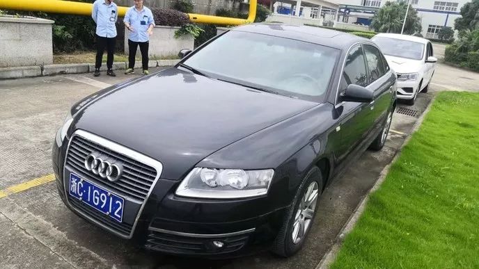 奥迪a6l(浙c1g912)起拍价:0.2万公里数:264573排量变速:1.