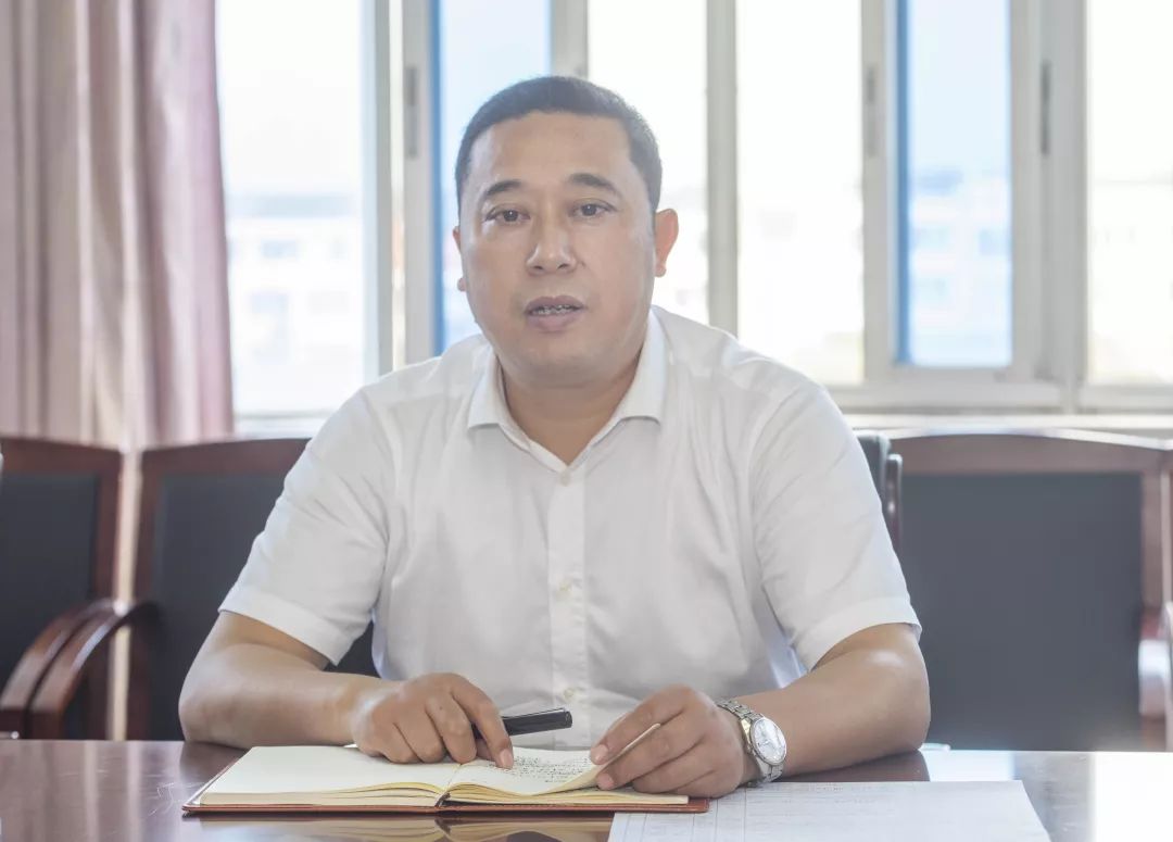 6月26日,台州市委常委,温岭市委书记徐仁标到石桥头镇督查工作,他强调