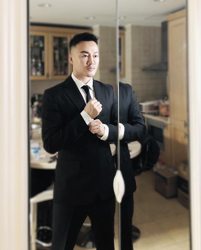 著名歌手,演员,颜色先生时尚品牌创始人,中泰文化交流大使马宁ian先生