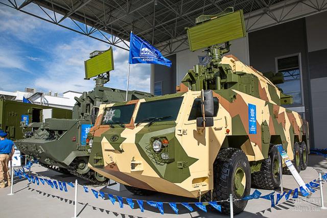 俄新型防空导弹车粗狂笨重,中国版轻巧灵活,但火力持续性待提高