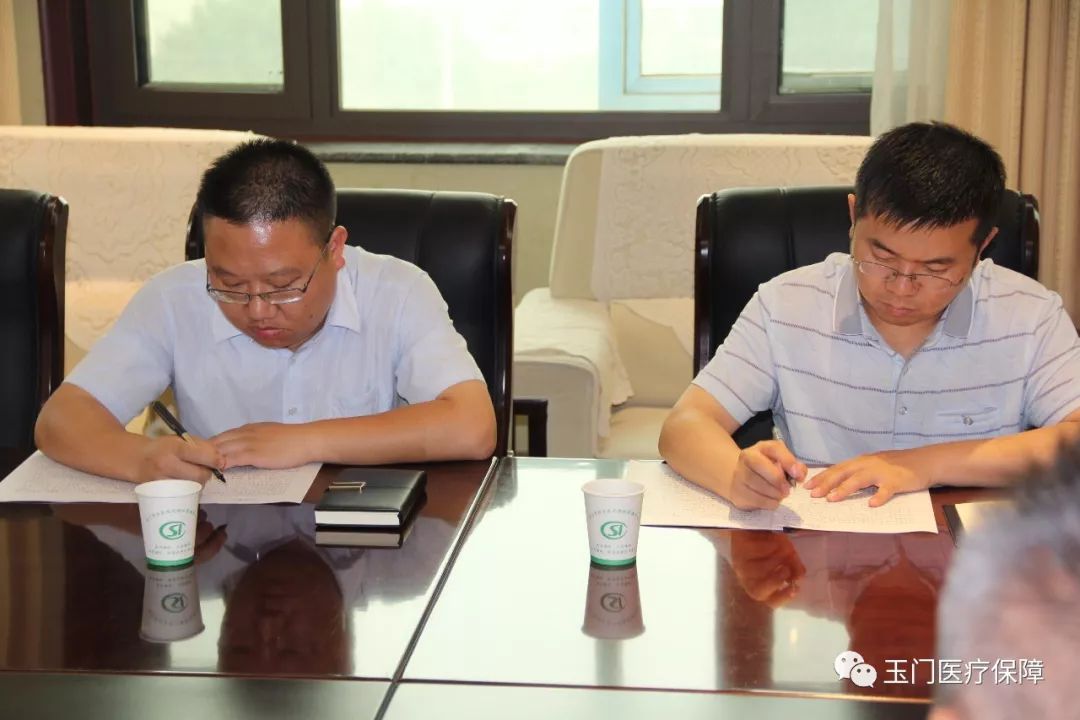 市政府副市长曾柠豪调研医疗保障工作