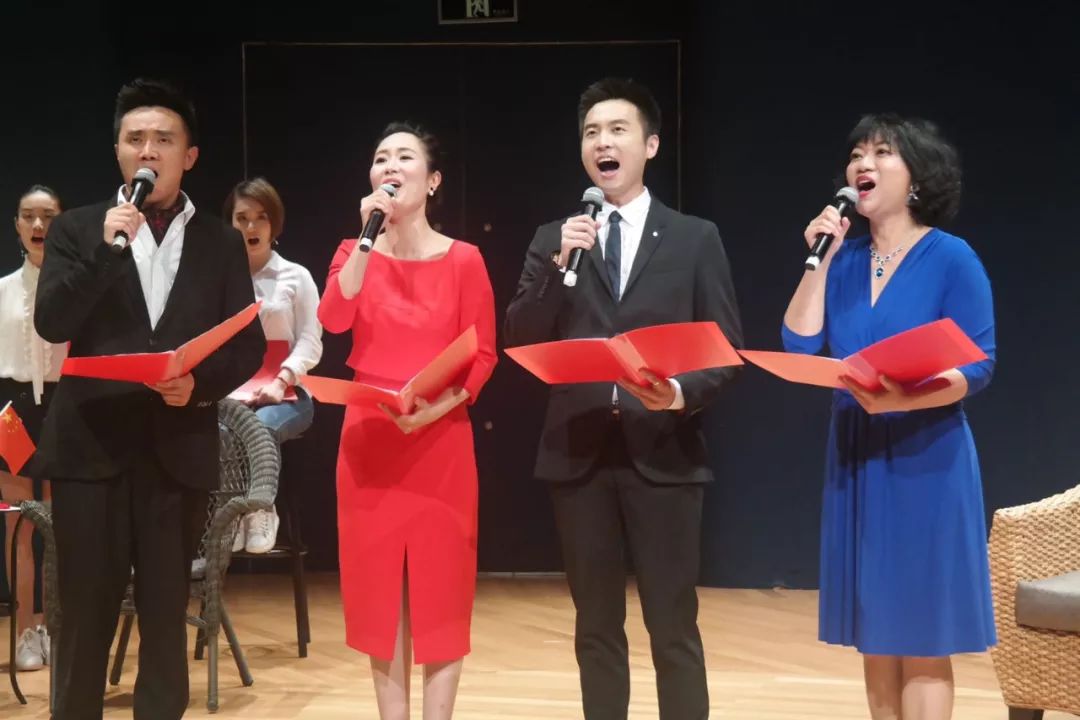 领声家族菲菲老师携领声学员及助教亮相东方艺术中心演奏厅