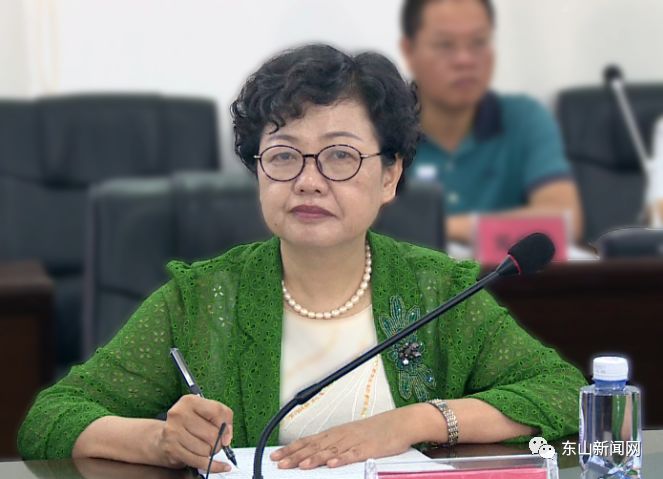 市委宣传部副部长陈惠贞在会上指出,东山一定要珍惜机会,借船出海