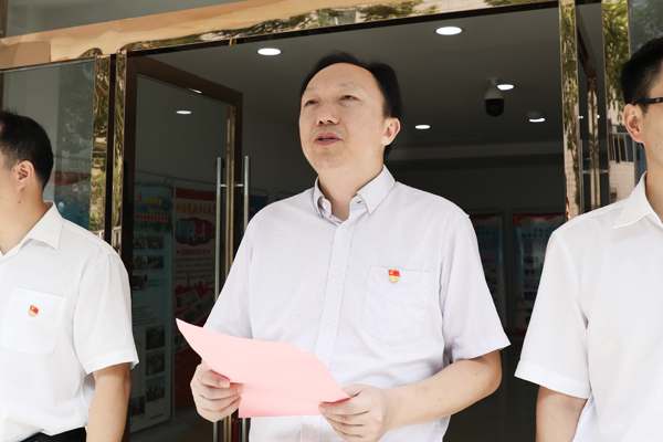 王风雷,卢剑旺,郑德俊,黄修勇,廖济煊出席揭牌仪式浔阳区融媒体中心