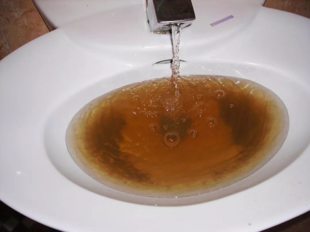 让浑浊的水变清后才使用常规做法就是