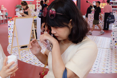 泰国蜗牛霜吸引众多kol来打callfashionzoo时髦圈儿中万物皆可成蜗粉