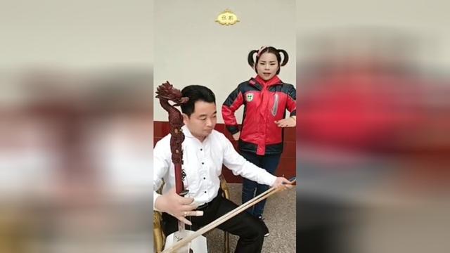 民间小调薄战士父女再回首拉弦唱河南豫剧刘大哥讲话理太偏