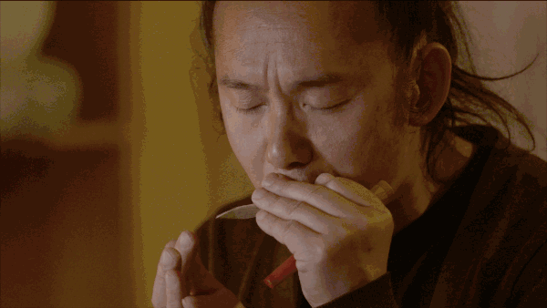 成都第一代原创音乐人欢庆将表演以中国古诗词谱曲为特色的原创音乐