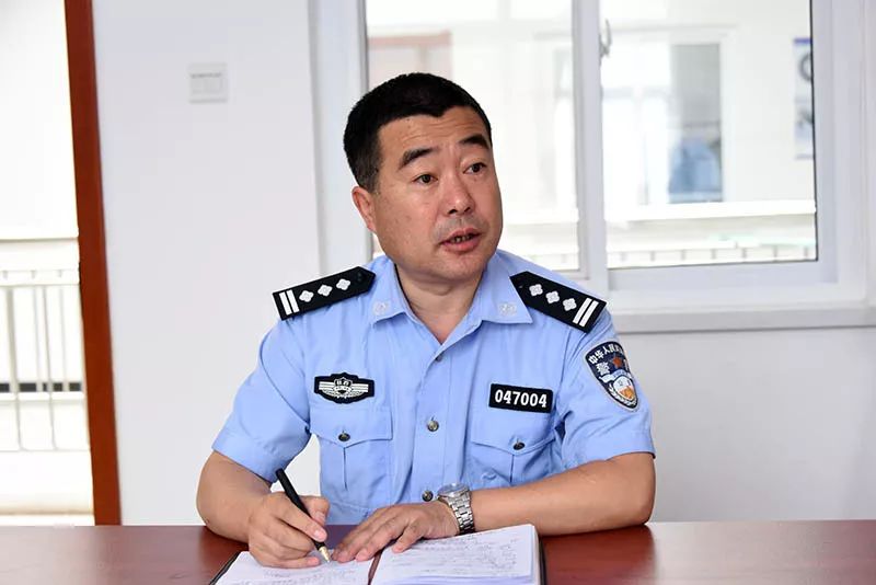 延长公安:局长李世军当了一天"看守所长"