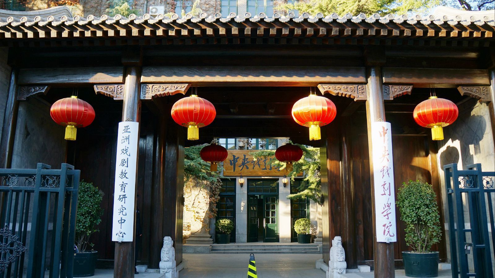 原创刘昊然被曝留级咋回事延迟毕业有原因中戏给出具体解释