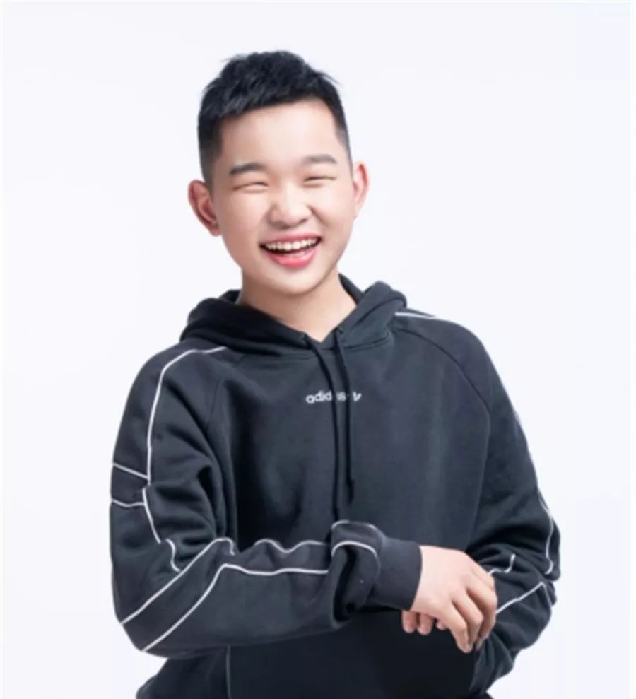 杨泽嘉亲爱的母校,毕业将临,我始终无法想象离开您的时候,我会是怎样