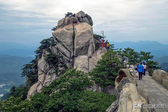 岭峭崖高一线天 · 壮观的大别山天堂寨哲人峰景色无限美