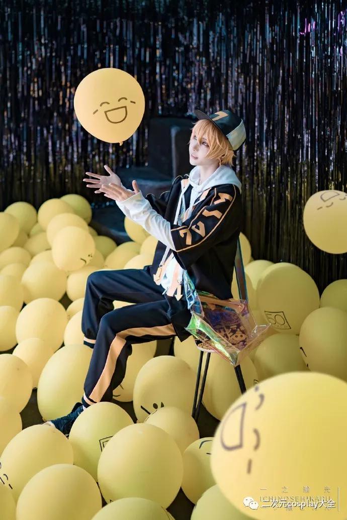 凹凸世界金cos国潮觉醒潮流与可耐的帅气金