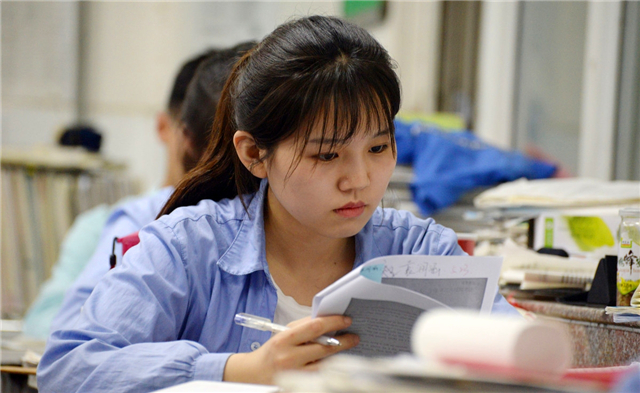 为了取得一个更好的期末物理成绩,初二的同学们需要在期末复习的最后