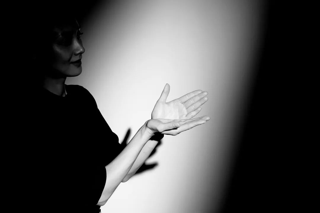 姐姐通知中级手语课周日继续开班