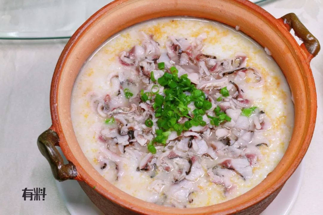 15年老字号!这碗鲜甜无骨的鲫鱼粥,驱车10公里也要去吃!