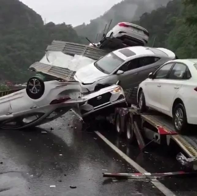 西汉高速,接连发生二起车祸