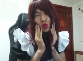 旭旭宝宝女仆装引围观, 直播撒娇卖萌让人难顶,斗鱼一姐实锤了