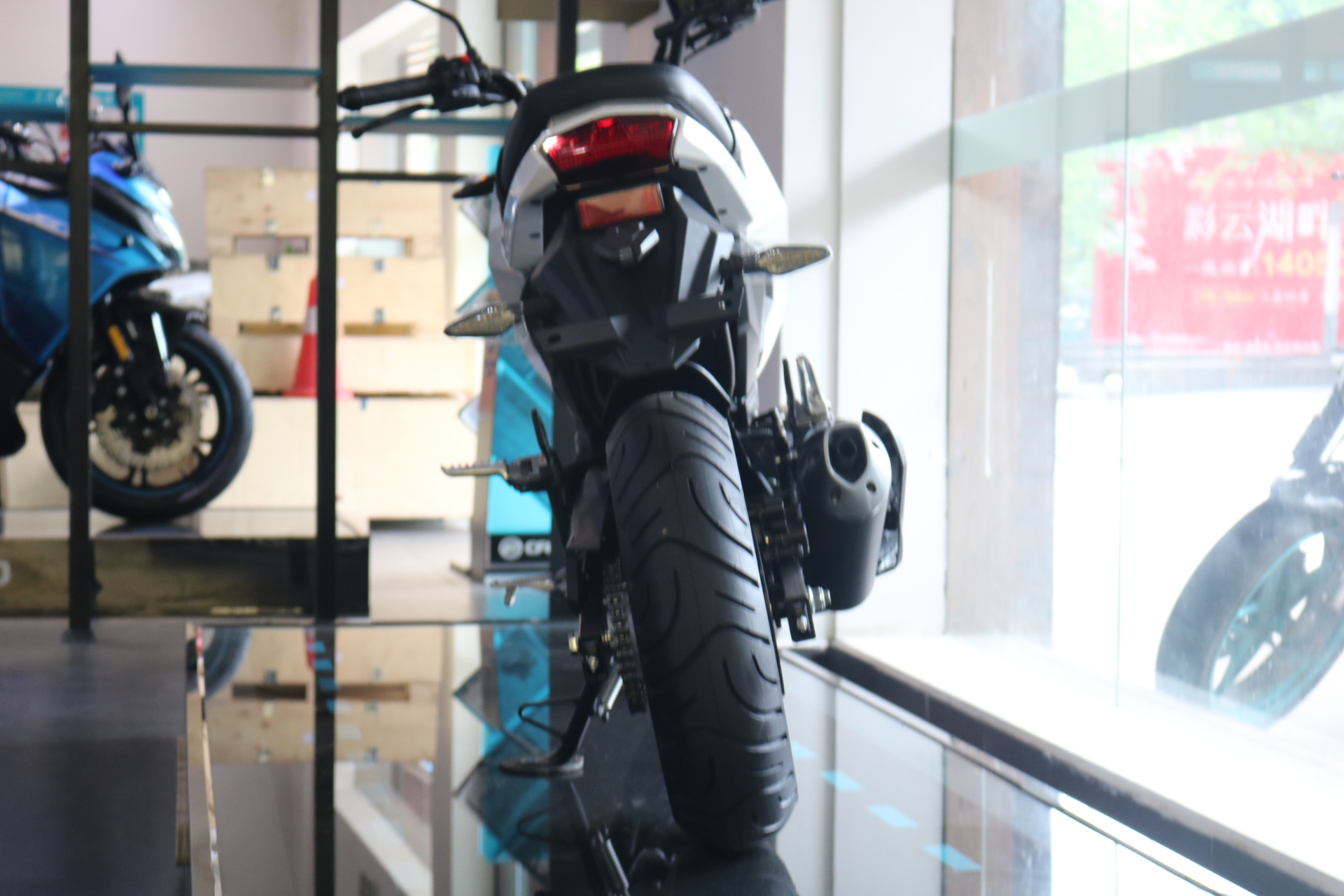 中国女骑手入门佳选春风125-3a摩托,价格8980元时速100公里