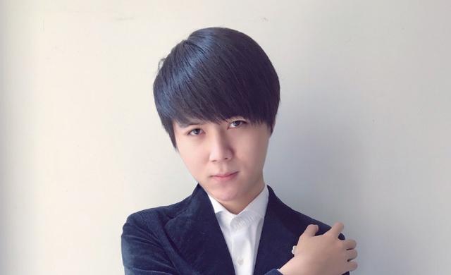 继女装相亲后虎牙主播剃光头直播连眉毛都不放过