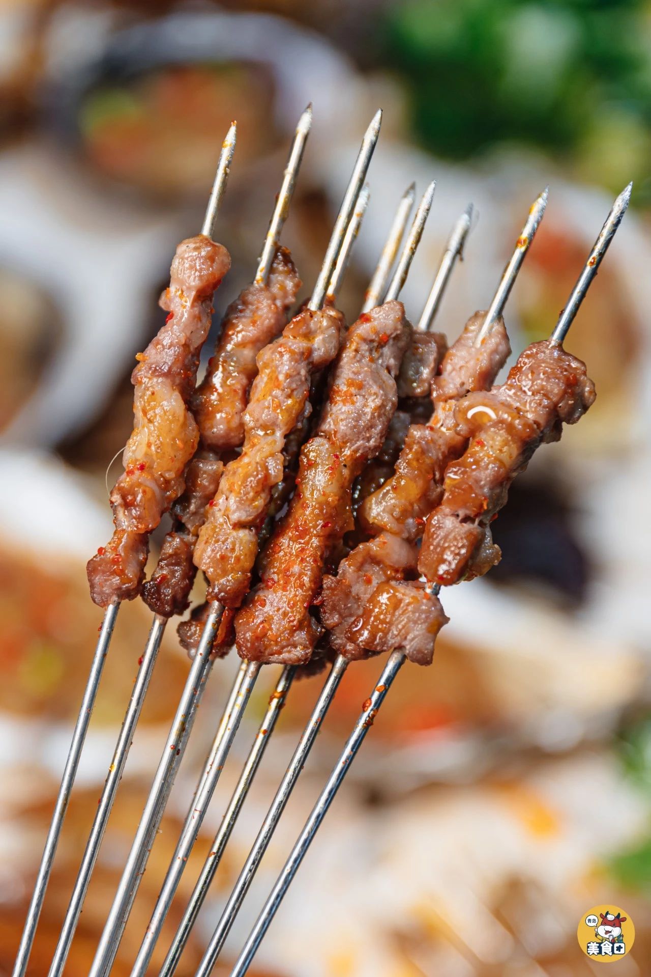 这家碳烤鲽鱼头让你大把撸串!无限畅饮青岛扎啤!现在就去喝垮他!